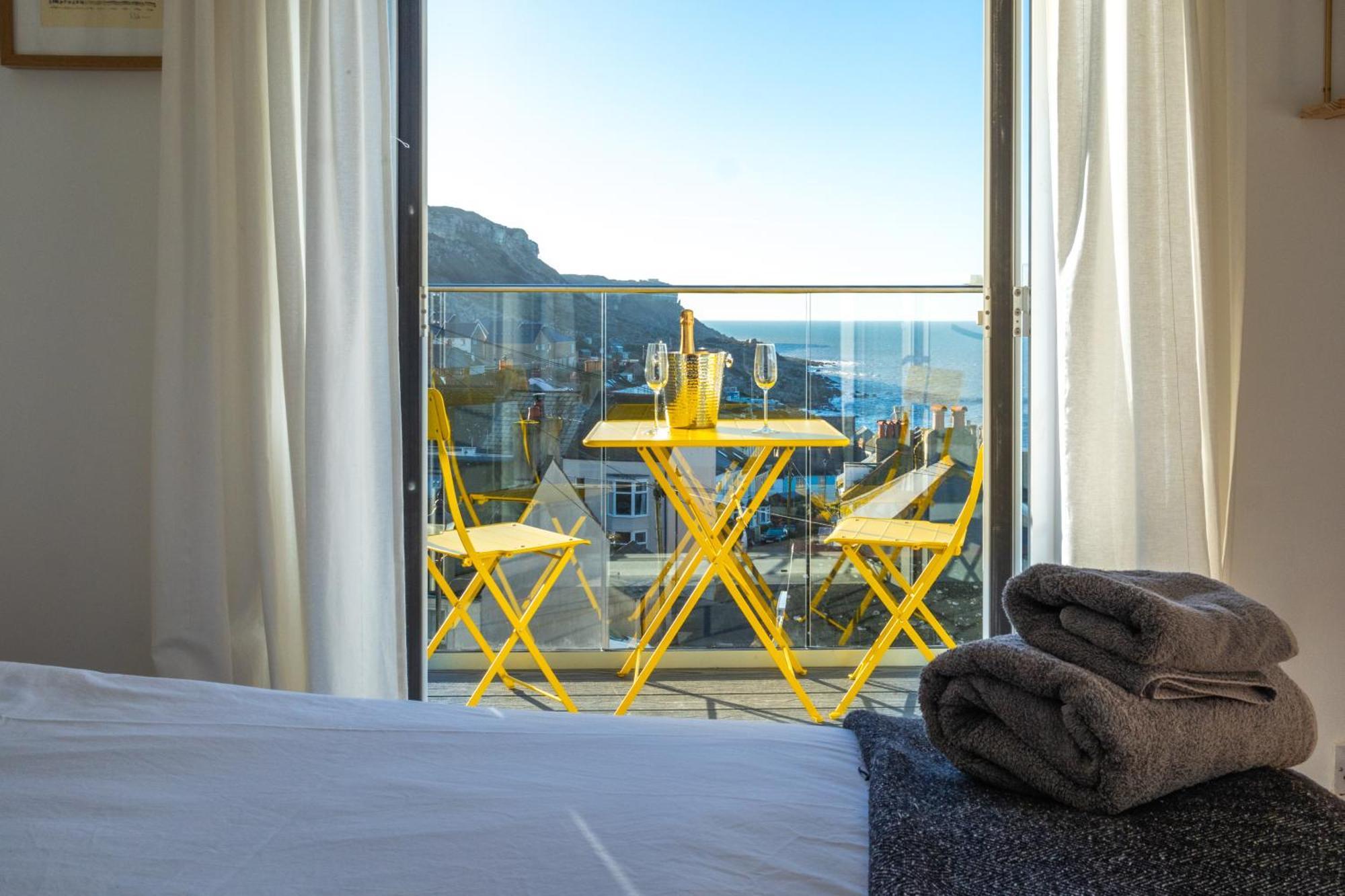 Bright & Beautiful 4 Bedroom House With Sea Views Portland Exterior foto